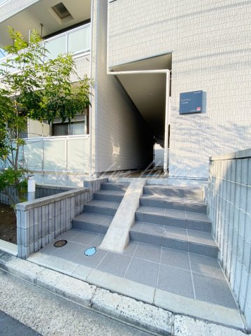 リブリ・柳町のエントランス|広々エントランス♪