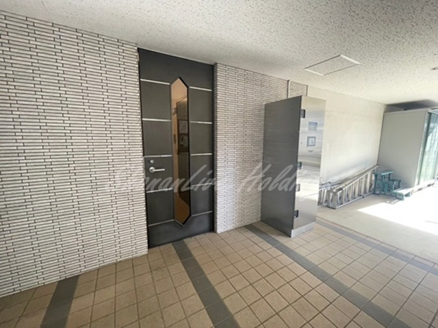 スペランツァのエントランス|宅配ボックスございます♪