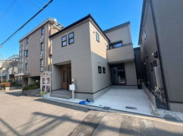 大阪市東住吉区照ケ丘矢田　第9期　新築一戸建ての外観|お客様に長く安心して住んでいだだける事にこだわった家づくり！住んでからのアフターサービスにもしっかりと取り組んでいます！