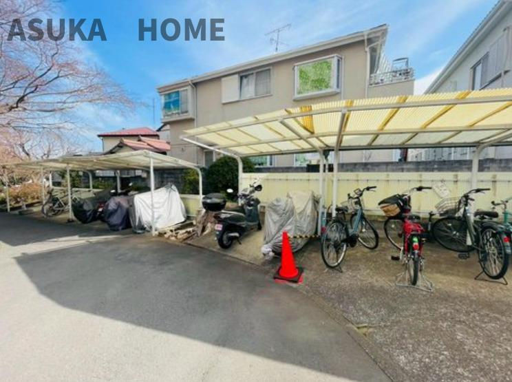 日吉第弐ハイムB棟の駐輪場|バイク置き場と駐輪場になります。