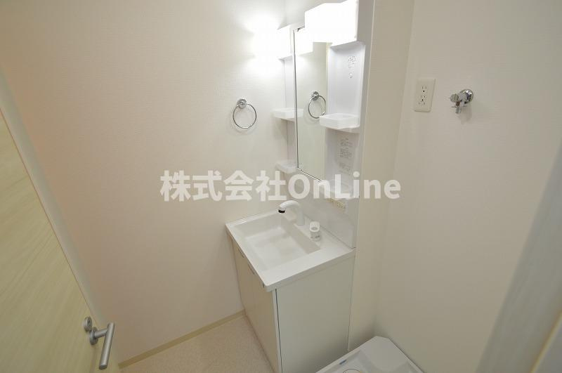 東大阪市衣摺１丁目のアパートの独立洗面台
