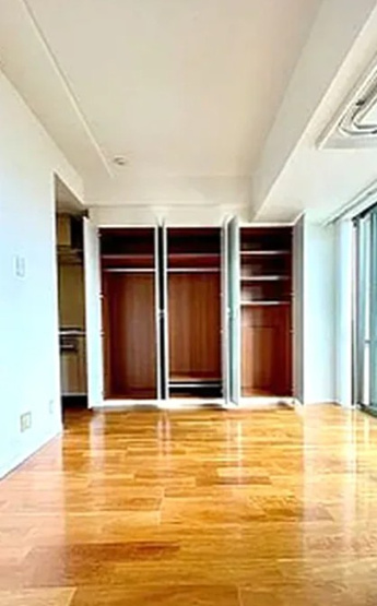 【洋室】 | イトーピア目白カレン | 心地よい光と風があふれています。プライベートな自分時間を快適に過ごせるお部屋。