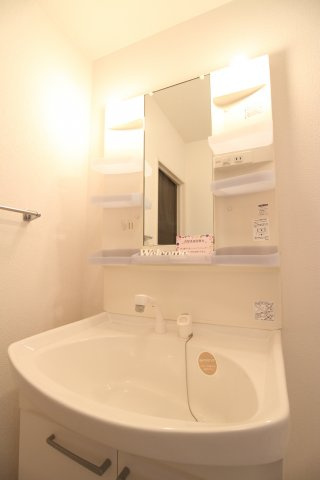 クレールコートの洗面所