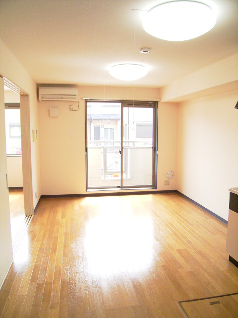 兼六コーポ大泉学園の居間・リビング