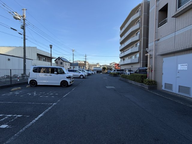 日神パレステージ上福岡の駐車場