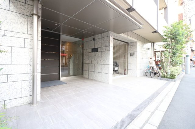 【エントランス】