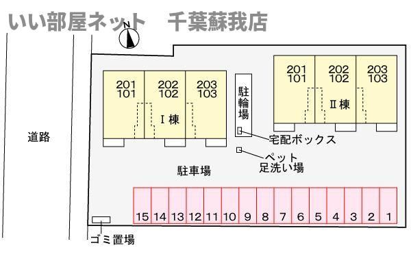 カームBの駐車場
