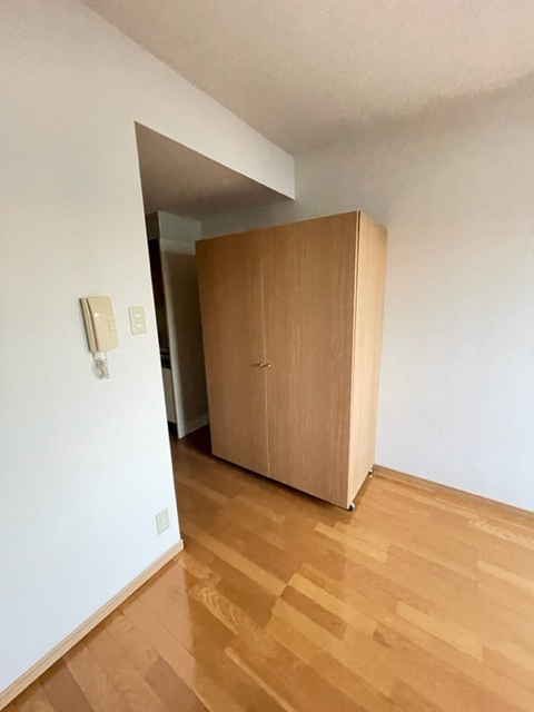 可動式の収納になります。好きな場所に配置可能です。