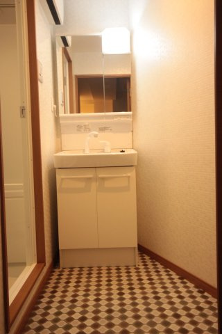 使いやすい独立洗面台です！