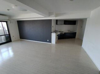 【居間・リビング】 | グリーンビレッジ浜野　中古マンション