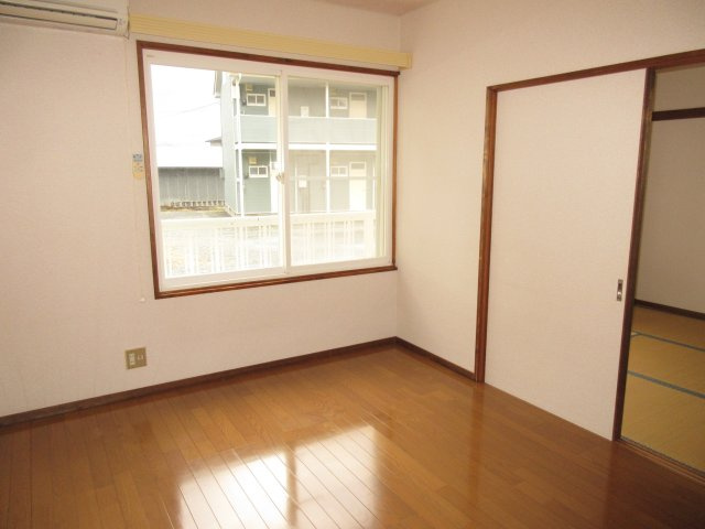 レジデンスサトウAの居間・リビング