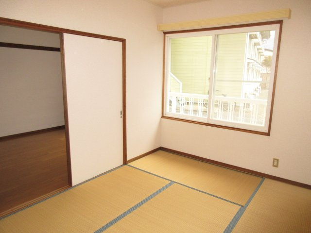 レジデンスサトウAの和室