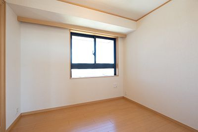 【洋室】 | リバー＆タワー | 明るい洋室です