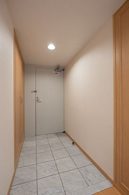 【玄関】 | リバー＆タワー | 落ち着いた玄関です