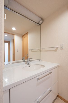 【独立洗面台】 | リバー＆タワー | 独立洗面台、朝の身支度には欠かせません