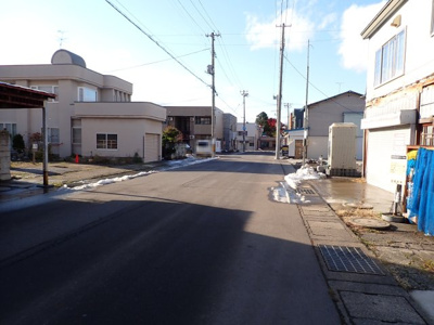 【その他】 | 黒石市上町元肥料店・店舗兼住宅(土蔵付き) | 前面道路