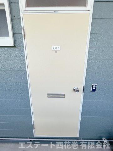 レジデンスサトウＣの玄関