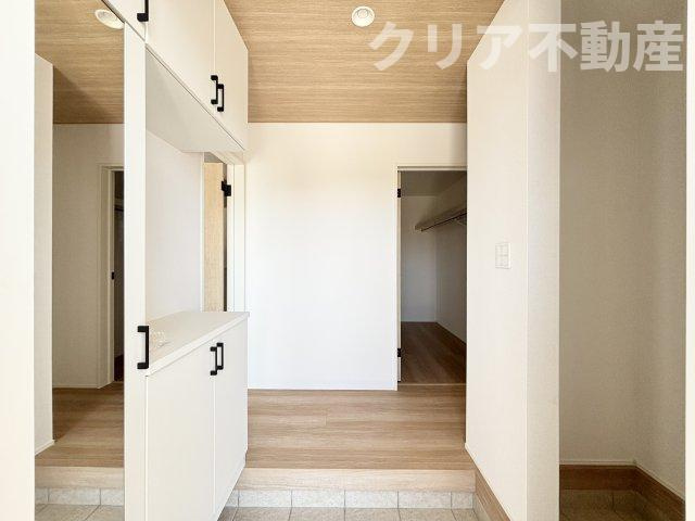 【玄関】 | 高崎市下中居町2期新築2号棟　ファミクロ＋サンルーム