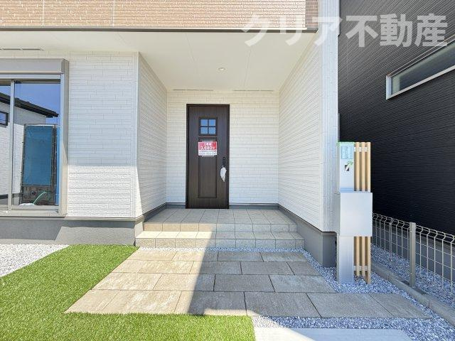 【玄関】 | 高崎市下中居町2期新築2号棟　ファミクロ＋サンルーム