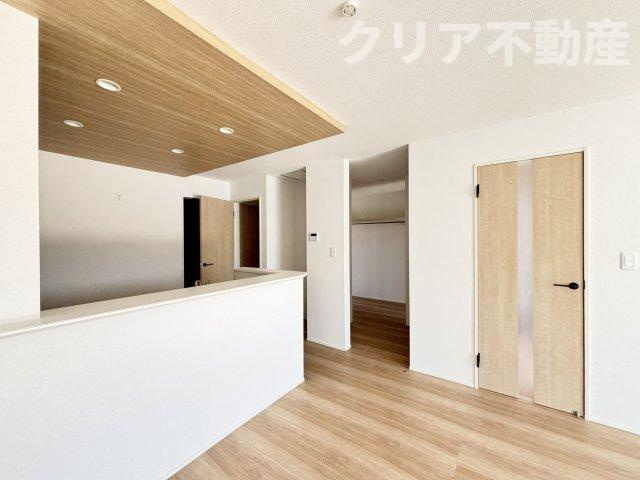 【居間・リビング】 | 高崎市下中居町2期新築2号棟　ファミクロ＋サンルーム