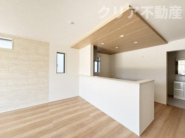 【居間・リビング】 | 高崎市下中居町2期新築2号棟　ファミクロ＋サンルーム