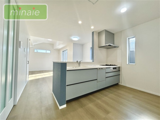 【キッチン】 | 保育園6分　幼稚園6分　食洗機付　　習志野台　1号棟 | 同タイプ　家族と一緒に料理を楽しめる広々キッチン