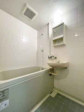 宝塚市小林２丁目の賃貸マンションの浴室|日々の暮らしに欠かせないお風呂です