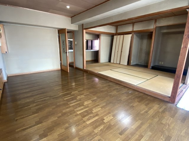千鳥ビルの居間・リビング