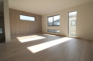 【居間・リビング】 | 立川市富士見町2丁目　新築戸建　【全2棟】