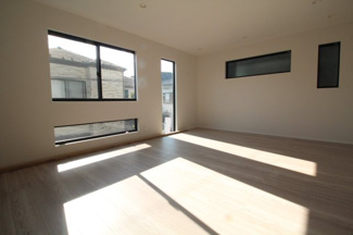 【居間・リビング】 | 立川市富士見町2丁目　新築戸建　【全2棟】