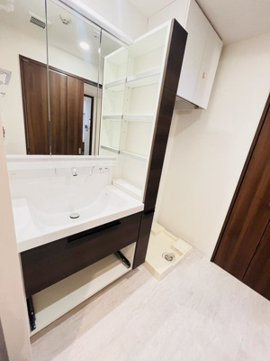 【独立洗面台】 | THE MAYFAIR | 朝の身支度には欠かせない独立洗面化粧台