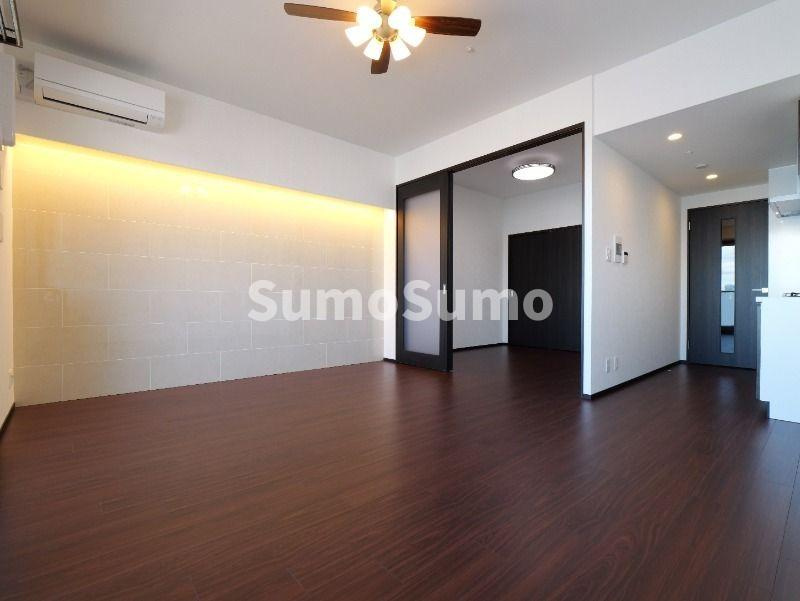 プレジオ御幣島ASIANの居間・リビング|こちらのリビングで趣味の時間をお楽しみください