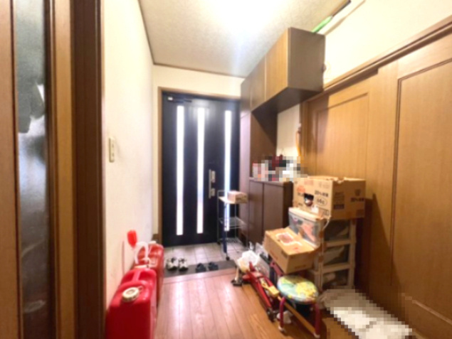 児玉郡上里町　中古戸建の玄関