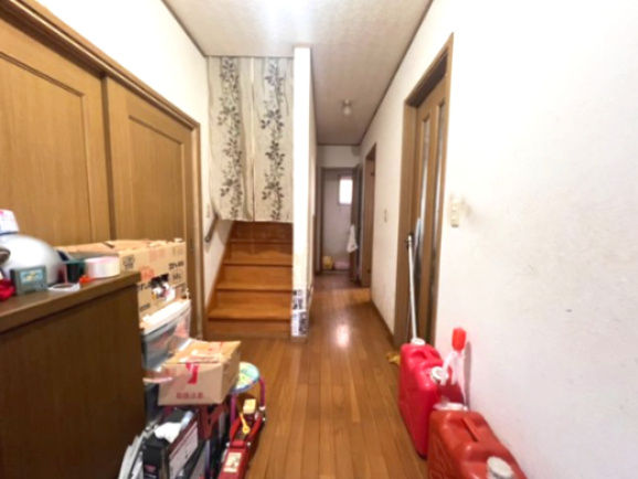 児玉郡上里町　中古戸建の玄関