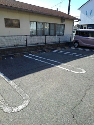 【駐車場】 | エヴァーグリーンＢ棟 | 駐車場があります