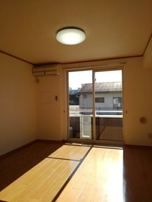 【居間・リビング】 | エヴァーグリーンＢ棟 | 使いやすい居間です