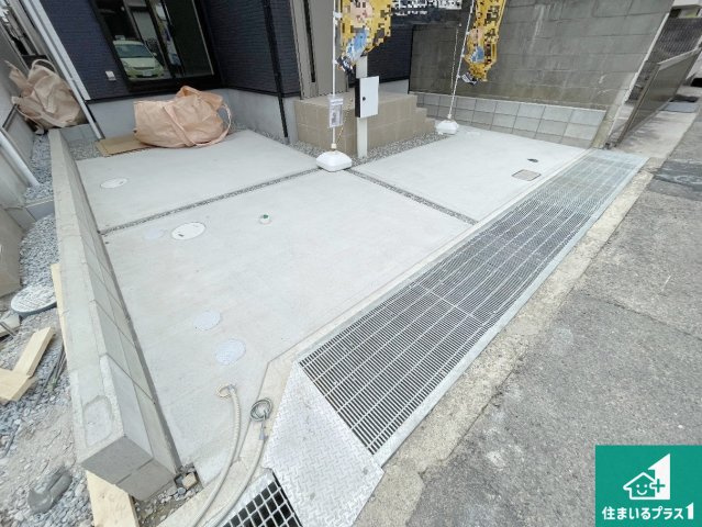 伊丹市松ケ丘　第1期　新築一戸建ての駐車場|駐車スペース！散水栓があるので、こまめに愛車を洗えます！