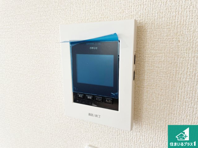 八尾市東本町　新築一戸建ての防犯設備|カラーモニターインターホン！声だけでなく来訪者の姿や顔がモニターで確認できるので、小さなお子様がいらっしゃるご家庭でも安心できます！