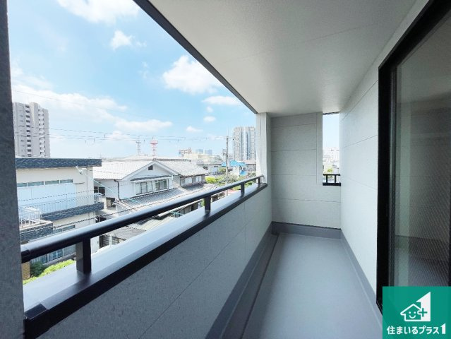 八尾市東本町　新築一戸建てのバルコニー|日当たりのよいバルコニー！お部屋が開放的に！
