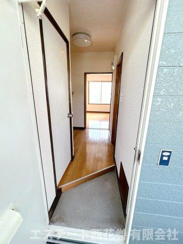 レジデンスサトウＣの玄関