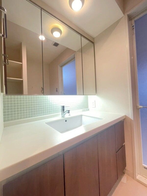 【独立洗面台】 | アスコットパーク東京八丁堀 | 独立洗面化粧台が付いています