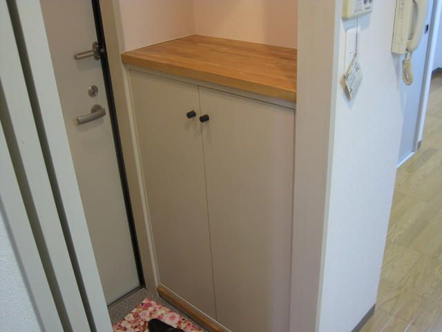 ヴォワリエの玄関