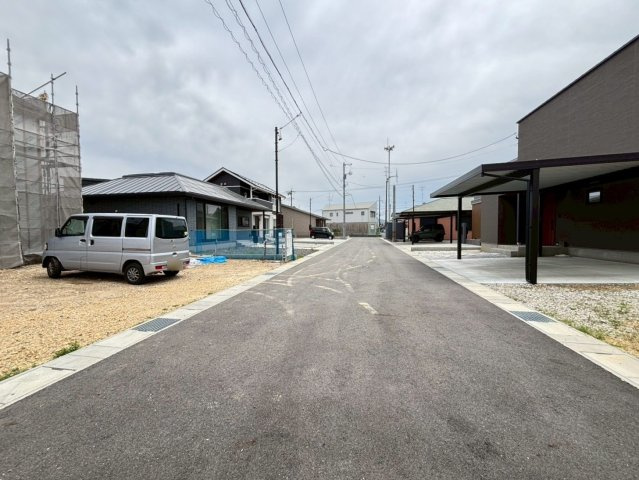 新築戸建　岐阜市中西郷2丁目　全1区画分譲の前面道路含む現地写真|「現地（2026年3月9日）撮影」　
■前面道路　
■ヤマダ不動産　株式会社リライフ