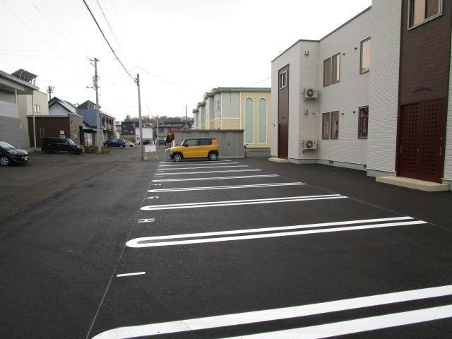 アベリアの駐車場