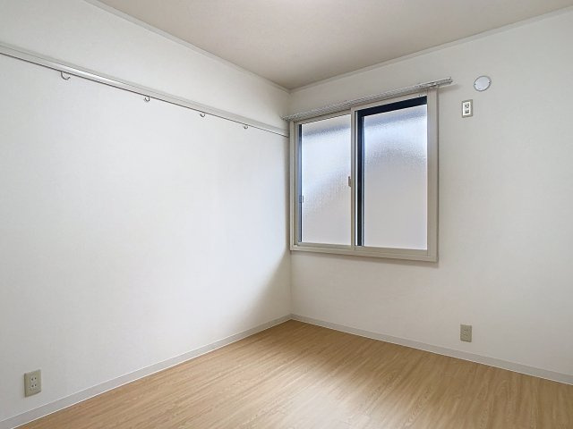 ディアスフロールの洋室