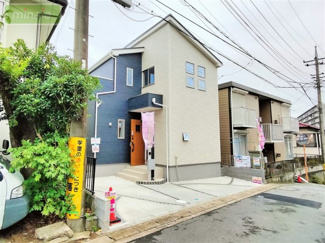 【外観】 | 当社で現地販売会開催中　長期優良住宅　主寝室9.2帖　上志津　限定1区画 | 
耐震等級3、地震に強いお家です♪
モダンなデザインが印象的な広々とした外観
施工例