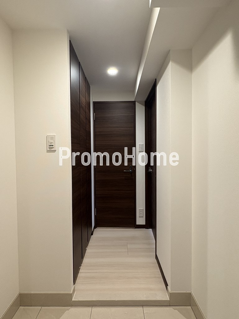 ジェノヴィア東神田グリーンヴェールの玄関