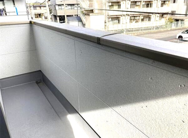 マイホームネクスト港区津金のバルコニー