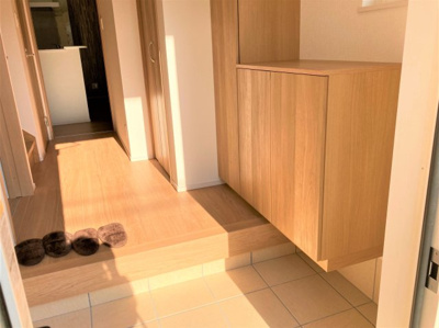 【玄関】 | 【20万円ｷｬｯｼｭﾊﾞｯｸ対象物件】ファーストタウン生駒郡第4斑鳩町目安北 全2棟 1号棟 | 施工例写真