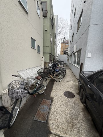 いづみハイツ芦花公園 804号室の駐車場